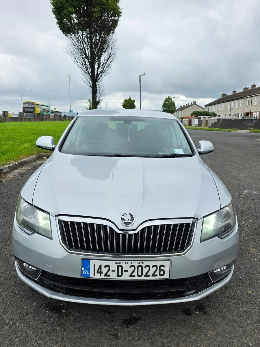 Skoda Superb 2014 - Image 1