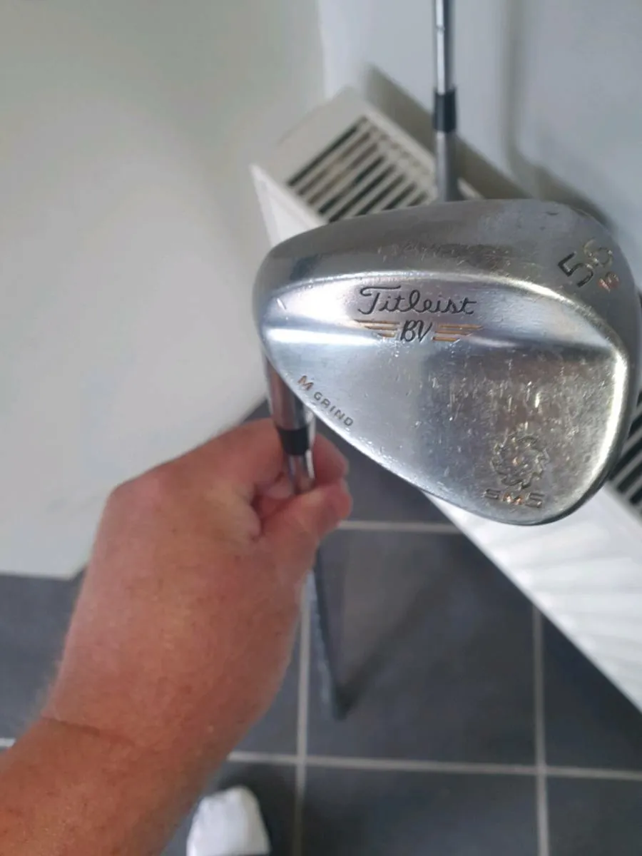 TWO  LEFT HANDED 56o & 52o  WEDGES - Image 3