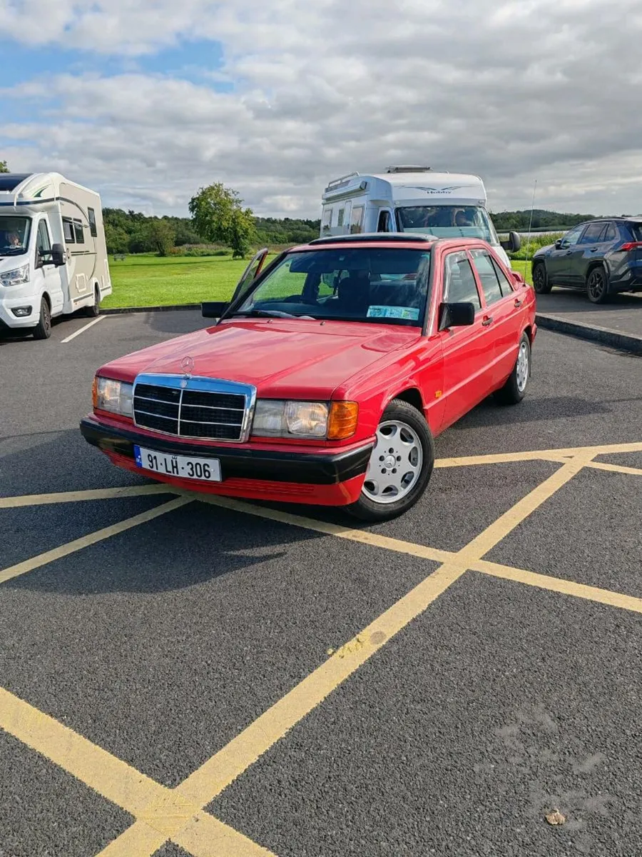 1991 Mercedes 190e - Image 2