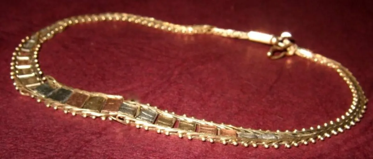 Vintage Hallmarked 9ct 3 Colour Gold Bracelet - Image 2