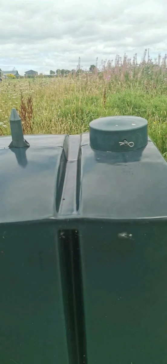 Oil tanks. - Image 3