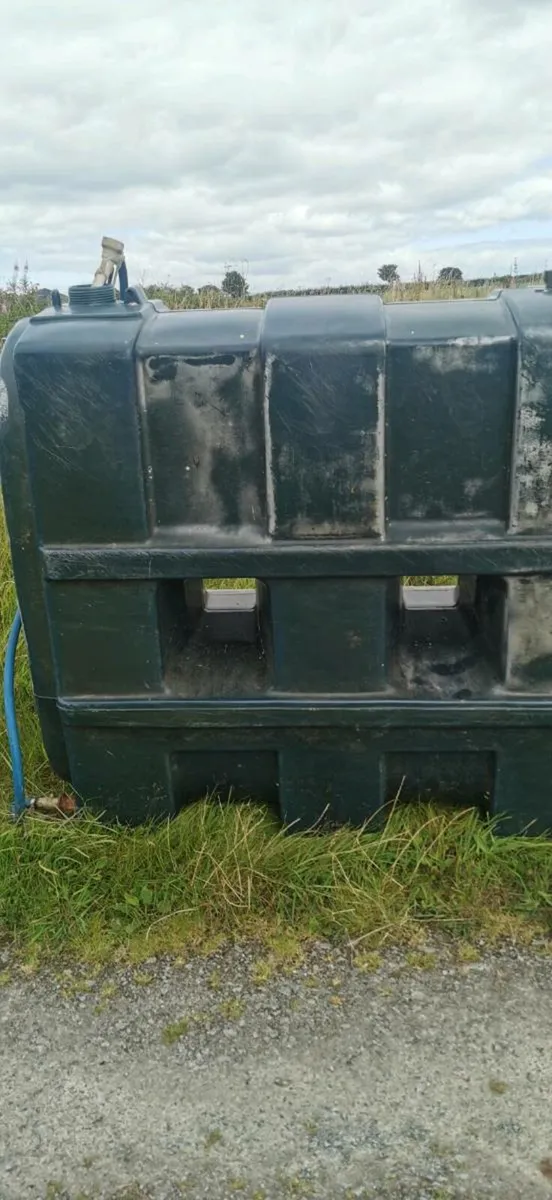 Oil tanks. - Image 4