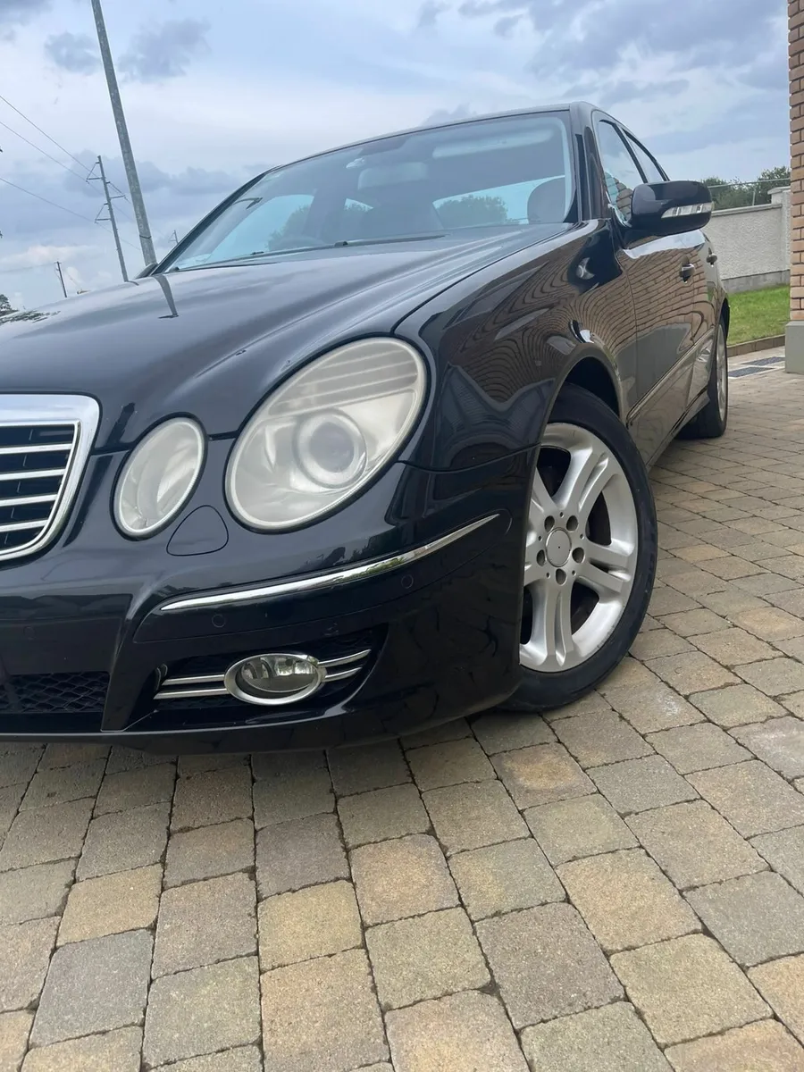 Mercedes-Benz E-Class 2007 - Image 3