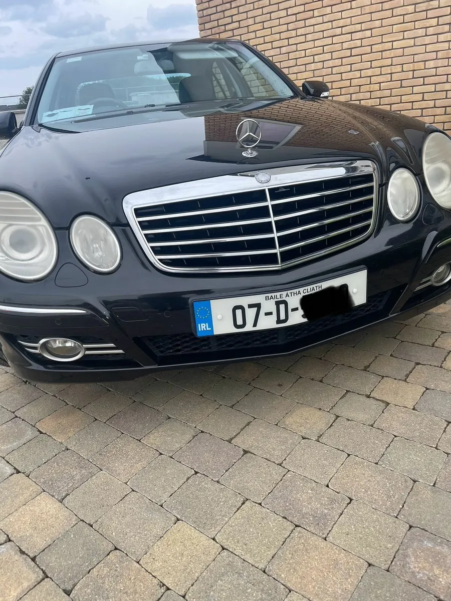 Mercedes-Benz E-Class 2007 - Image 1