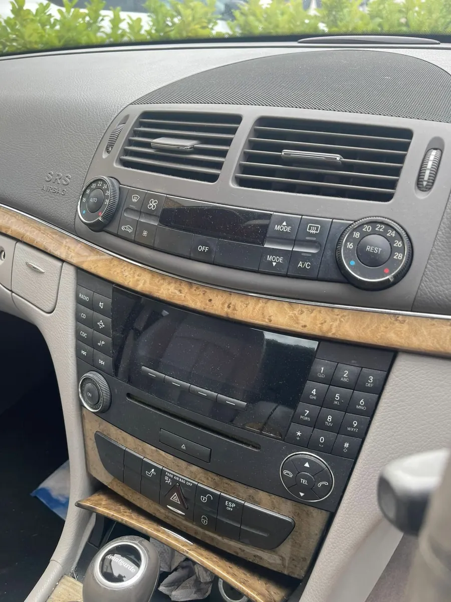 Mercedes-Benz E-Class 2007 - Image 4