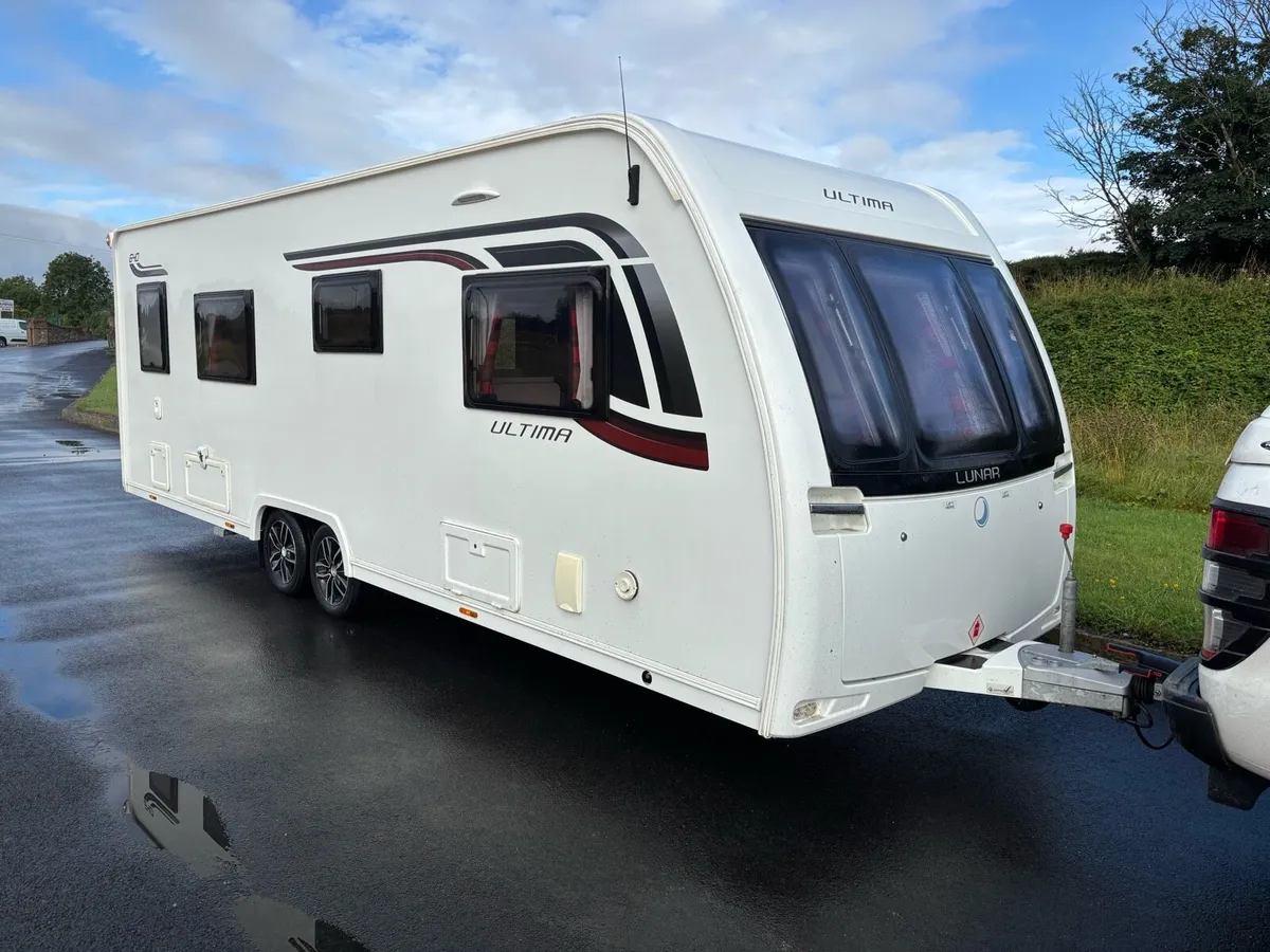 2016 lunar ultima 640 fixed single beds - Image 4