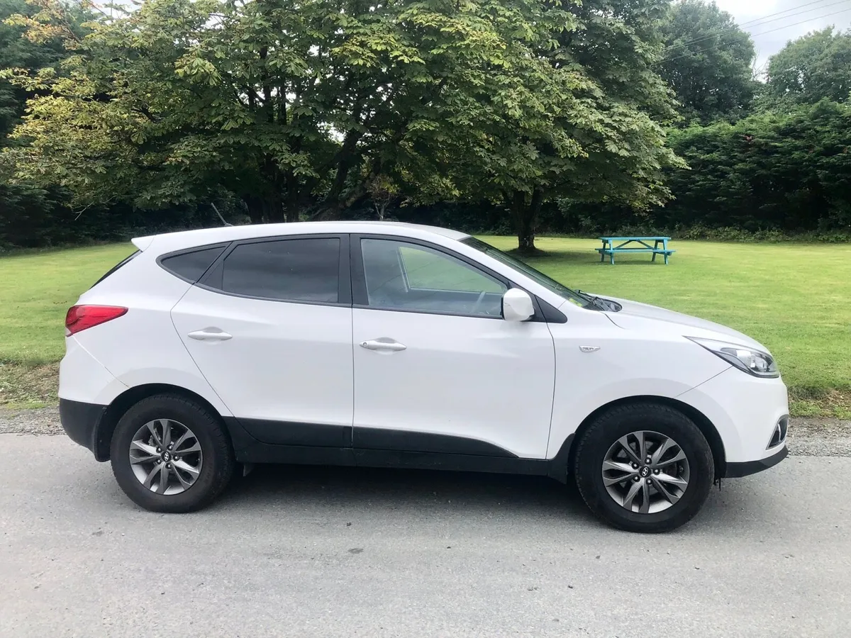 142 Hyundai ix35 commercial doe 1/26 €3995 - Image 3