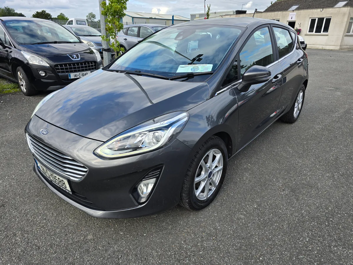 181 Ford Fiesta 1.1 Titanium Low Miles - Image 2