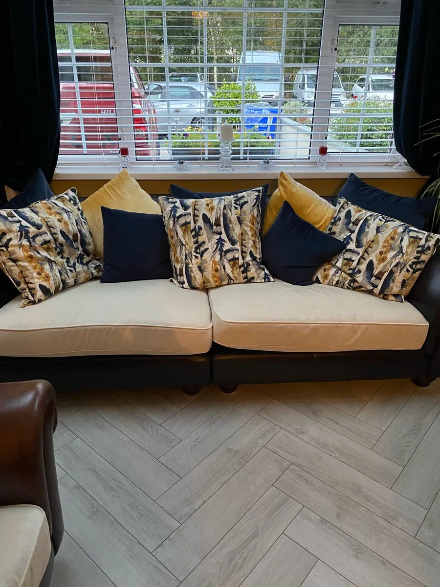 Sitting room furniture - Image 1