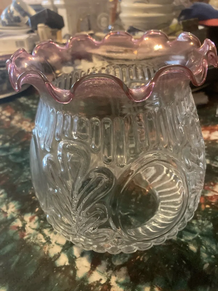 Edwardian glass Globe oil lamp - Image 1