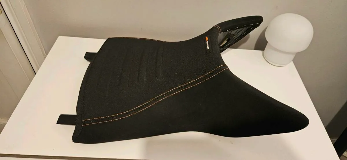 KTM1290SAS '21-'24 heated comfort seat. Shoei - Image 3