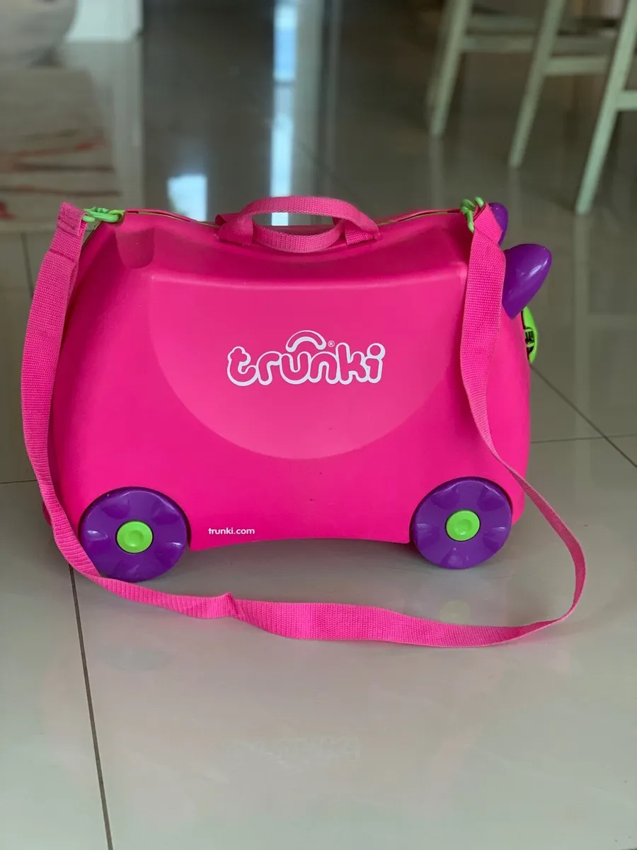 Children’s luggage - Image 1