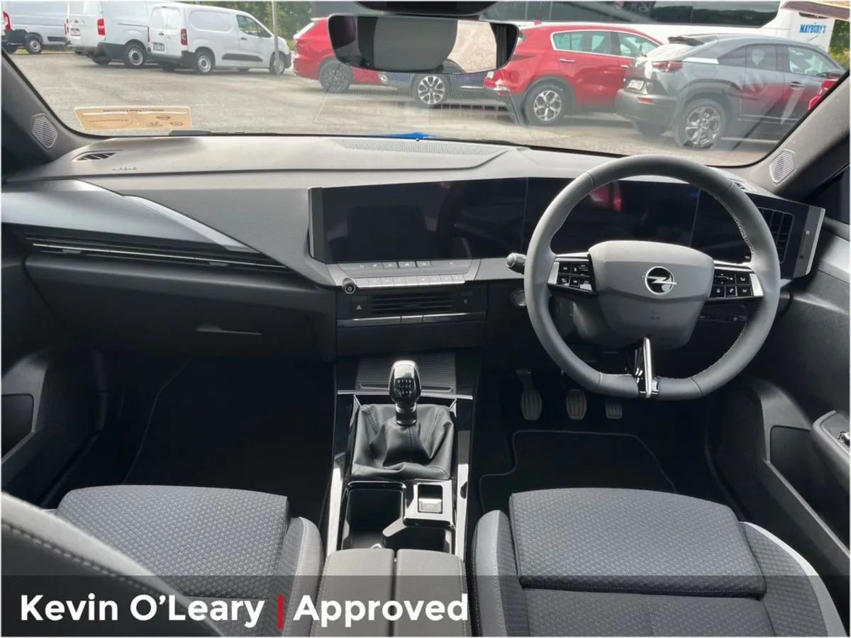 Opel Astra Elegance 1.2 130ps - Image 4