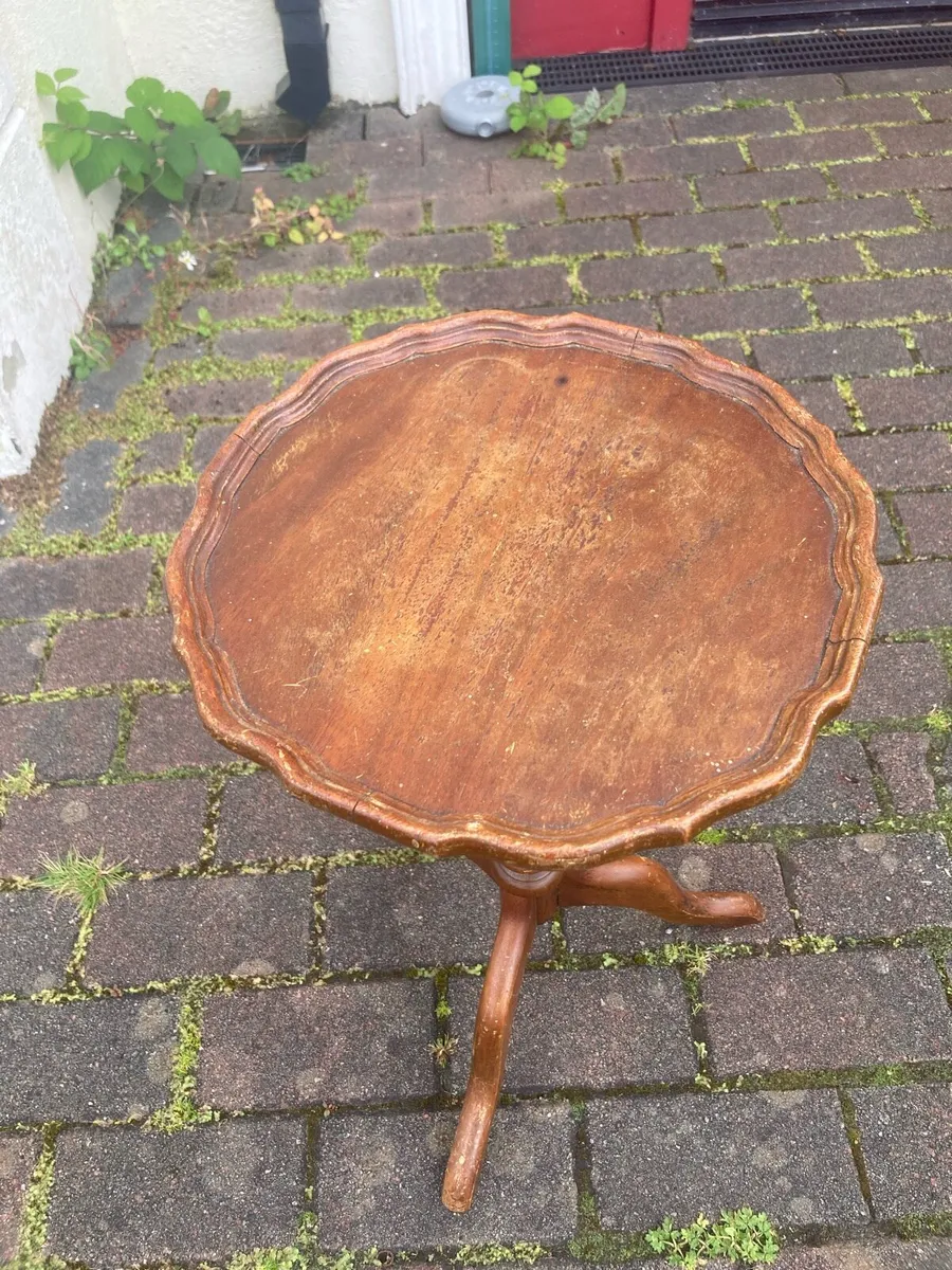 Wine table - Image 2