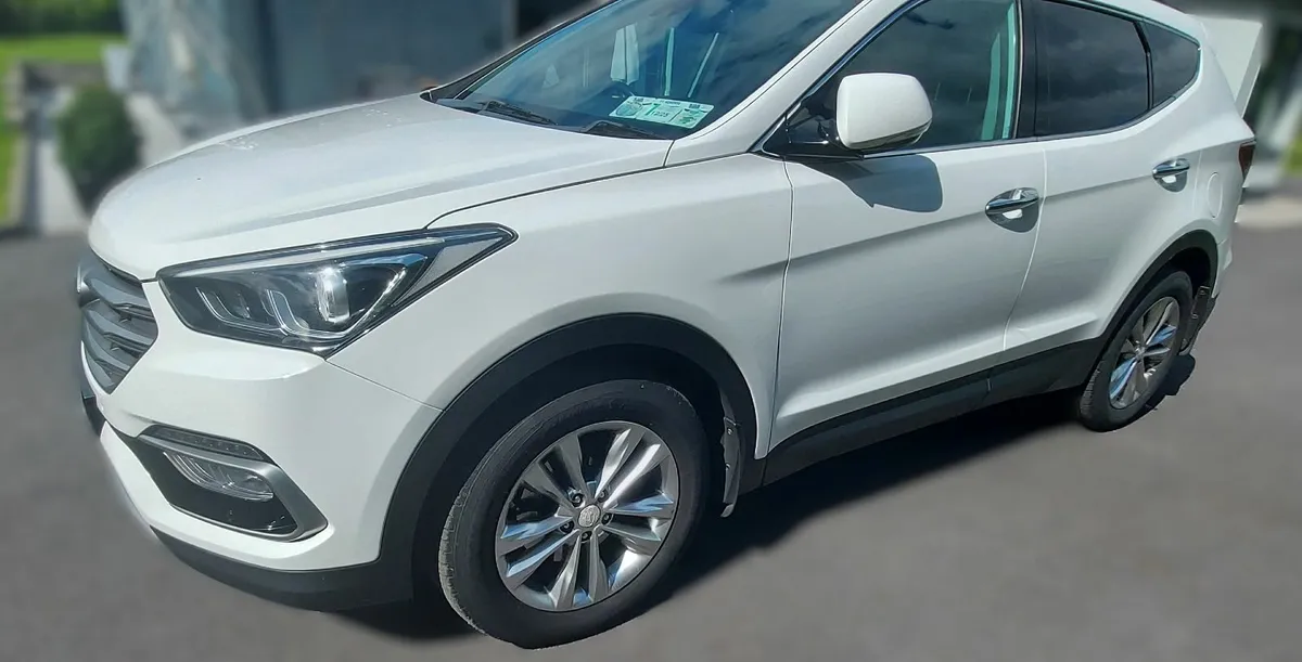 Hyundai Santa Fe 2018 - Image 1
