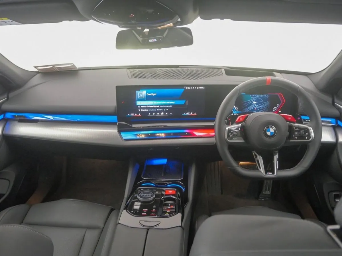 BMW M5 Saloon - Image 4