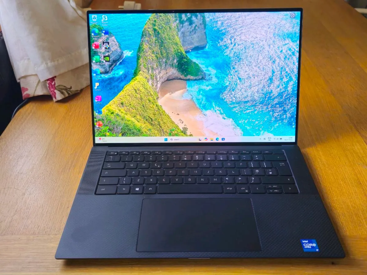 Dell Precision 5560 top spec. 4k touch - Image 1