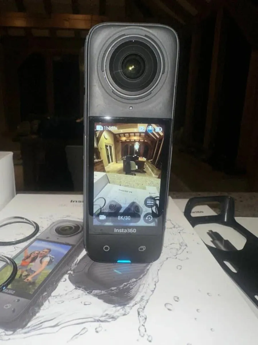 Insta360 X4 8k + accessories - Image 2