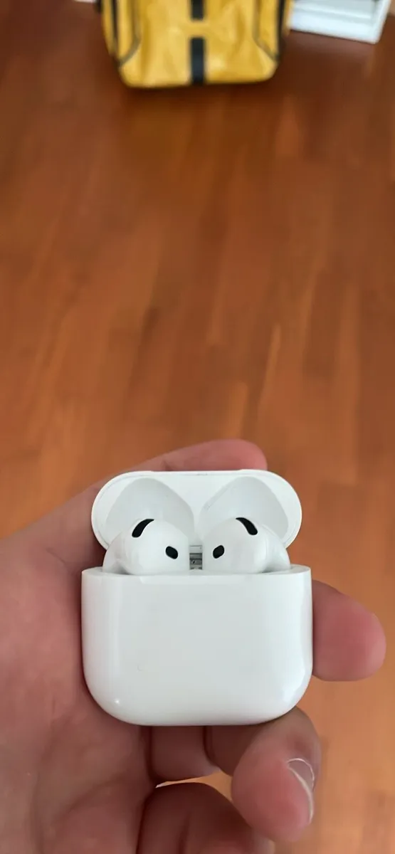 AirPods 4 With ANC - Image 3