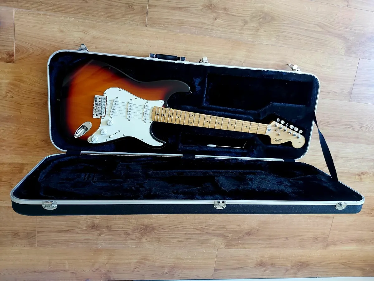 Squire Stratocaster - Image 4