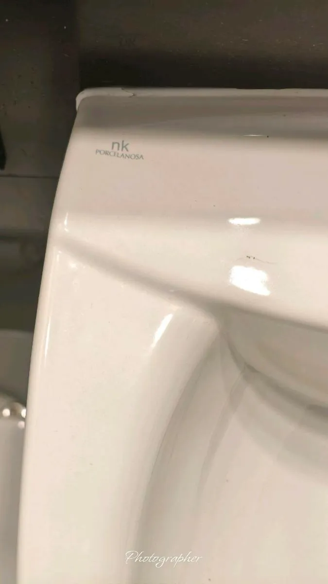 Bathroom sink with tap - Image 2