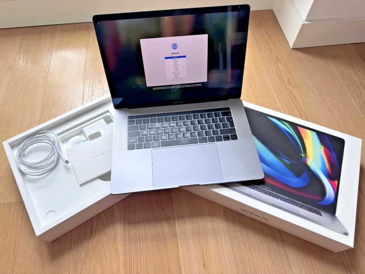 Macbook pro 2019 A1990 - Image 2