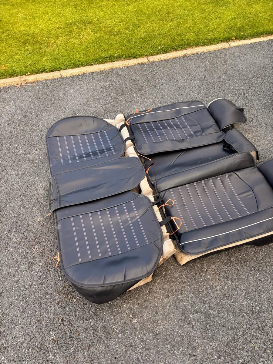 Golf mk7 seats and side panels - Image 4