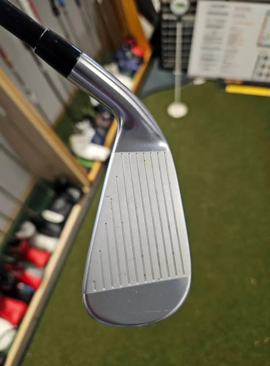 Titleist U505 Forged 2 Iron - Image 4