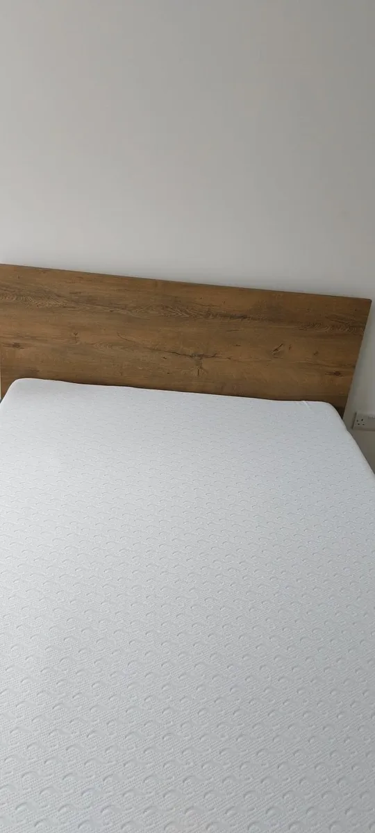 Double bed - Image 1