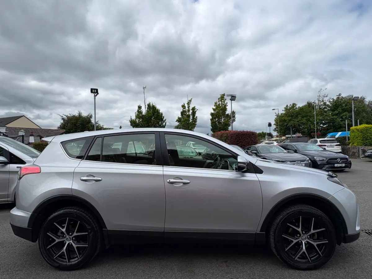 Toyota Rav4 2.0d-4d Luna Sport - Image 4