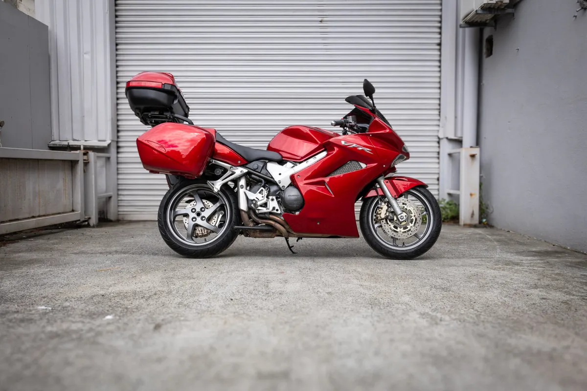 Honda VFR800 2008 - Image 2