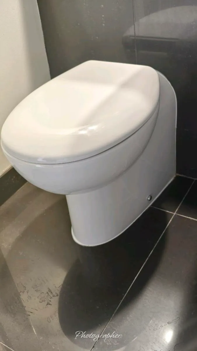 Bathroom toilet - Image 2