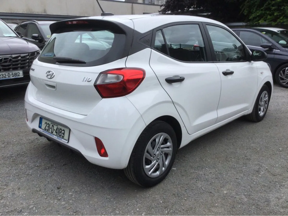 Hyundai i10 Classic 5DR - Only 21 000 Km - Warran - Image 3