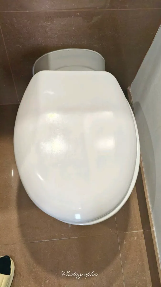 Bathroom toilet - Image 2