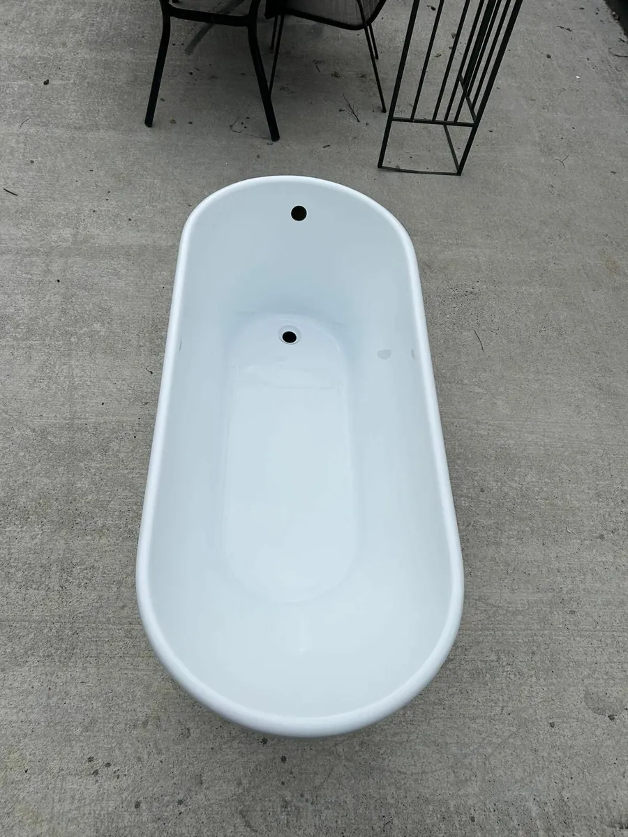 Bath - Image 2