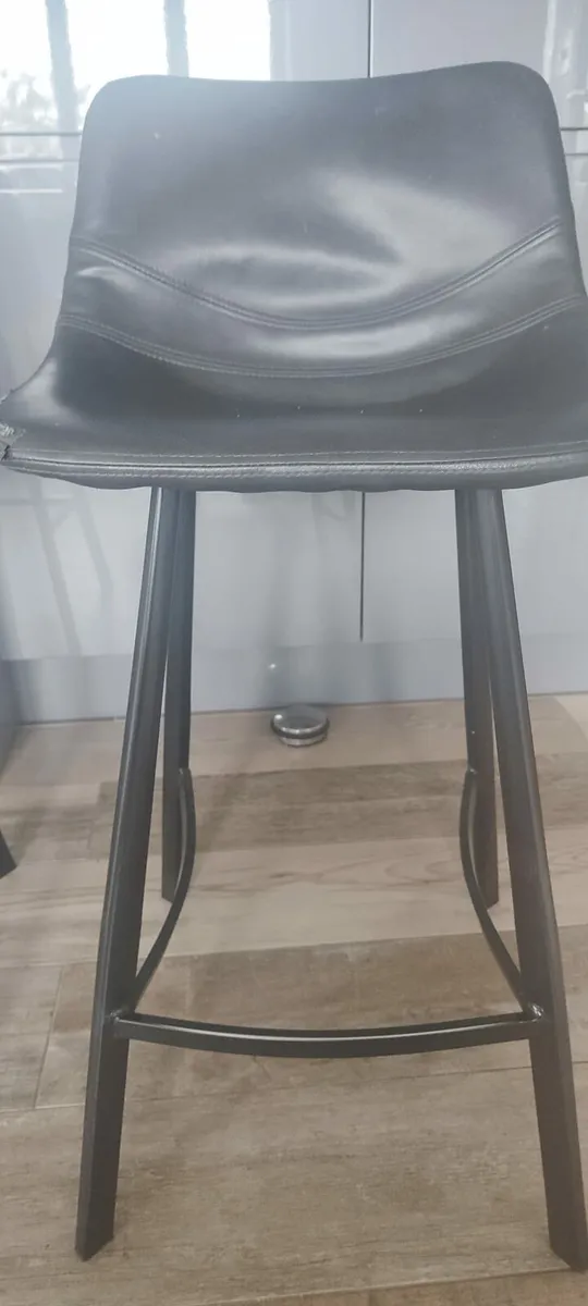 3 breakfast bar stools - Image 4