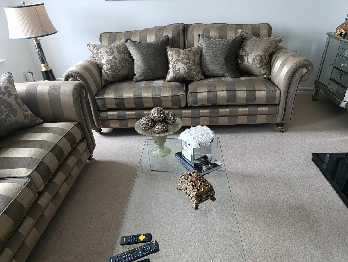 COUCHES - Image 1