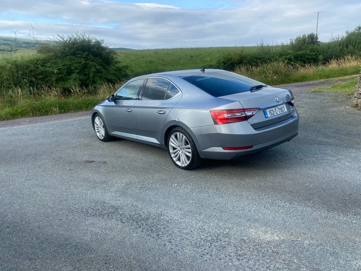 Skoda superb excutive model - Image 4