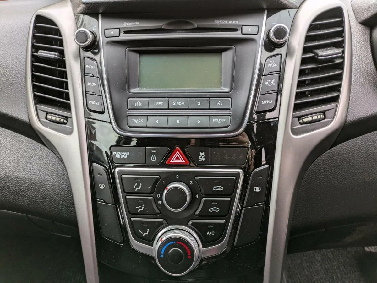 Hyundai i30 1.6 crdi - Image 4