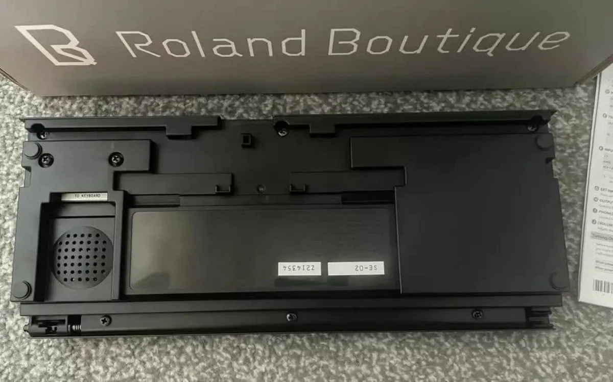 Roland SE-02 Analogue Rackmount Synt - Image 2