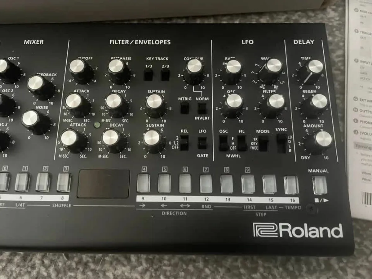 Roland SE-02 Analogue Rackmount Synt - Image 4