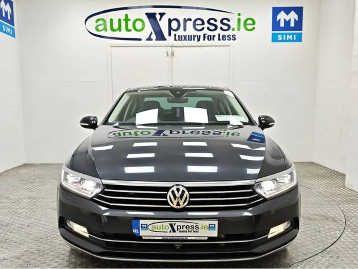 Volkswagen Passat 2.0 TDI Elegance Line Automatic - Image 3