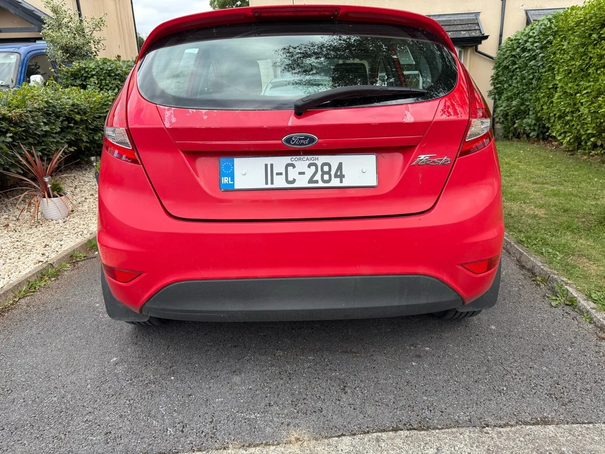 Ford Fiesta 2011 - Image 2