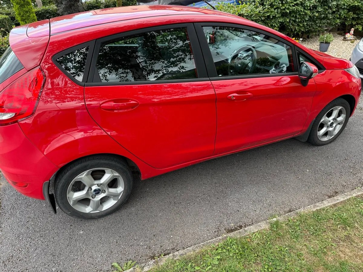 Ford Fiesta 2011 - Image 4