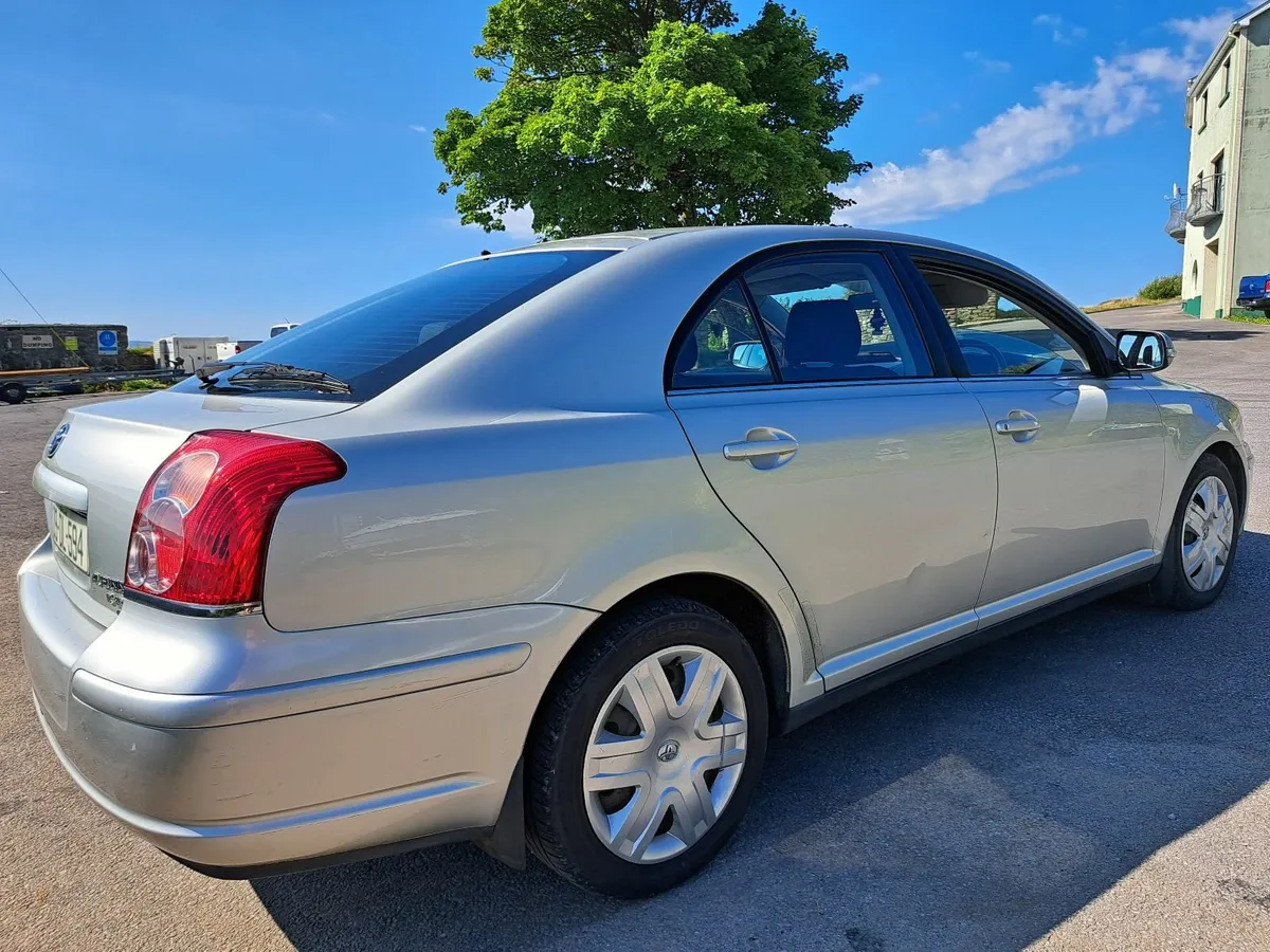 2009 Toyota Avensis - Image 1