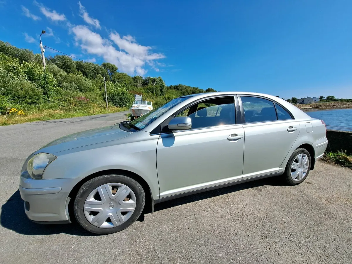 2009 Toyota Avensis - Image 2