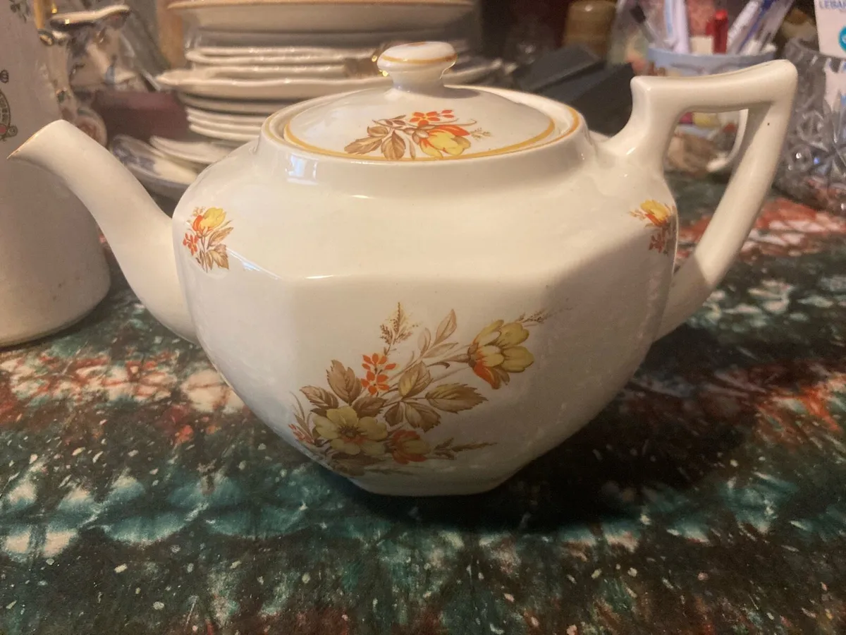 Arklow teapot free postage - Image 1