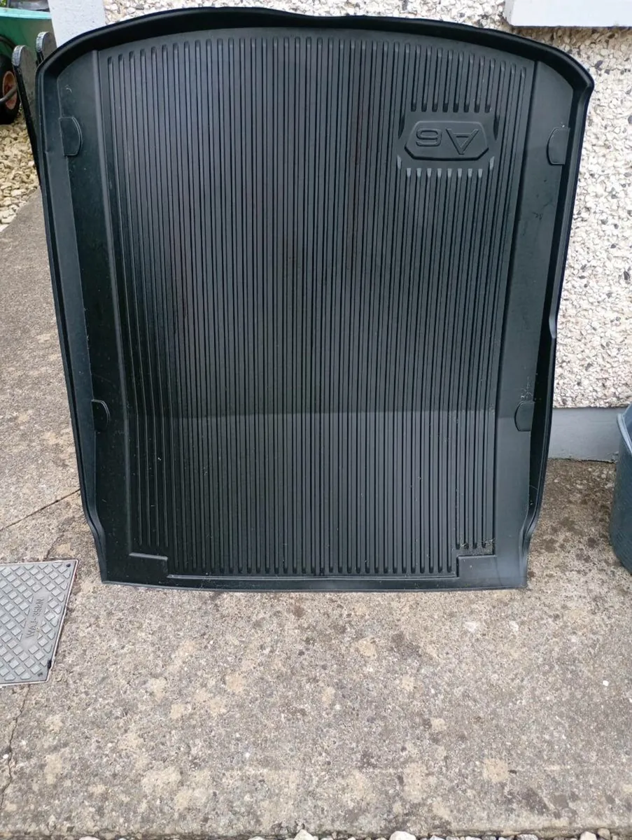 Audi A6 boot liner - Image 2