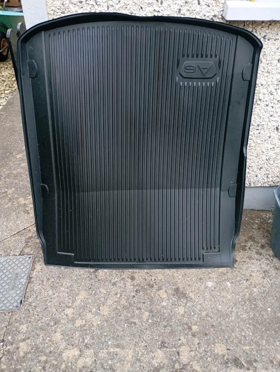 Audi A6 boot liner - Image 3