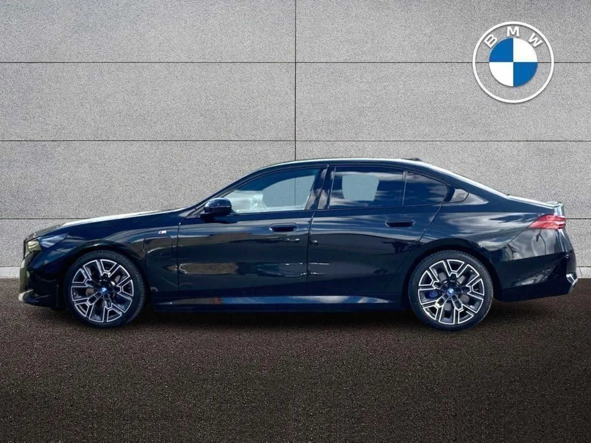 BMW 5 Series 530e M Sport Pro Saloon - Image 3
